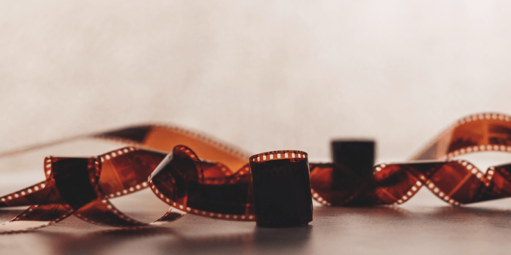 ポジフィルムとは？特徴とネガフィルムとの違いも解説